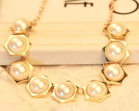 Hexa Nine Pearl Necklace - White