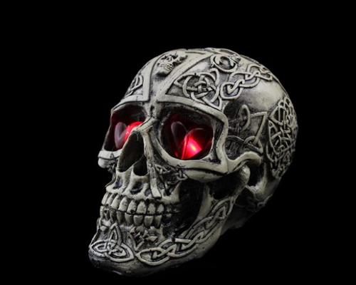Halloween Decoration Terror Resin Skull Ornament w/ LED Light -Carving